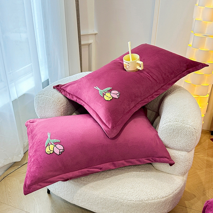 91家纺网 家纺一手货源 找家纺 提花大世界 2025新款宝宝绒绣花款牛奶绒婴儿绒保暖四件套 兔兔花园-深豆沙