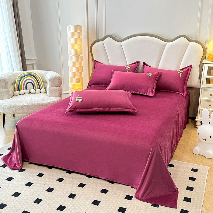 91家纺网 家纺一手货源 找家纺 提花大世界 2025新款宝宝绒绣花款牛奶绒婴儿绒保暖四件套 兔兔花园-深豆沙