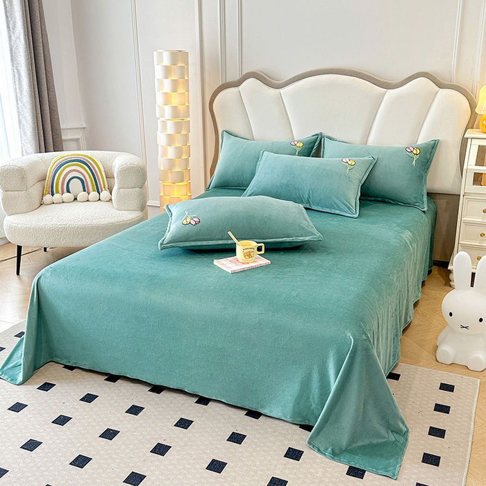 91家纺网 家纺一手货源 找家纺 提花大世界 2025新款宝宝绒绣花款牛奶绒婴儿绒保暖四件套 兔兔花园-水绿