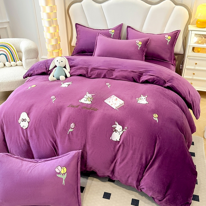 提花大世界 2025新款宝宝绒绣花款牛奶绒婴儿绒保暖四件套 兔兔花园-紫色