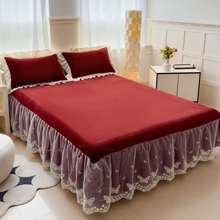 91家纺网 家纺一手货源 找家纺 睡美人 2025韩版蕾丝牛奶绒套件公主风床裙床单款四件套 花蝴蝶-车厘子红拼白蕾丝