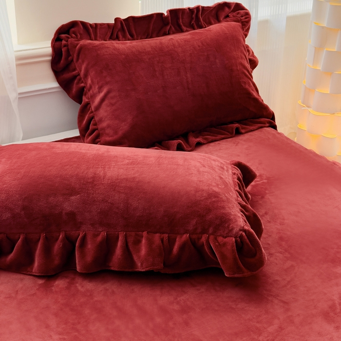 91家纺网 家纺一手货源 找家纺 睡美人 2025韩版蕾丝牛奶绒套件公主风床裙床单款四件套 花蝴蝶-车厘子红拼红蕾丝