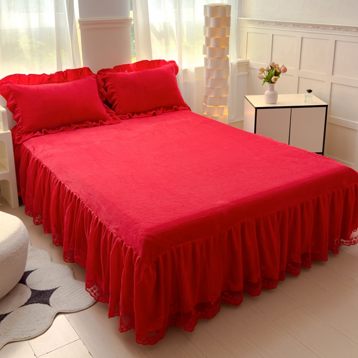 91家纺网 家纺一手货源 找家纺 睡美人 2025韩版蕾丝牛奶绒套件公主风床裙床单款四件套 花蝴蝶-纯红色