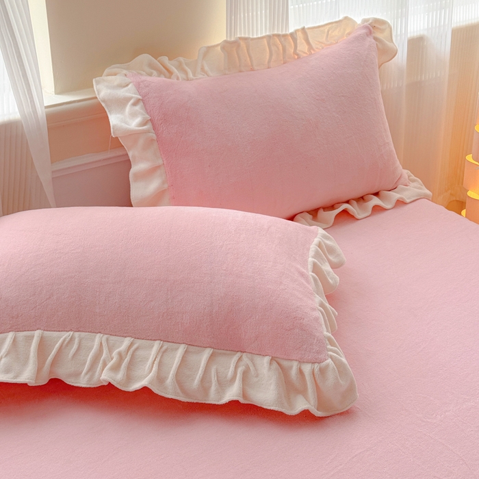 91家纺网 家纺一手货源 找家纺 睡美人 2025韩版蕾丝牛奶绒套件公主风床裙床单款四件套 花蝴蝶-公主粉