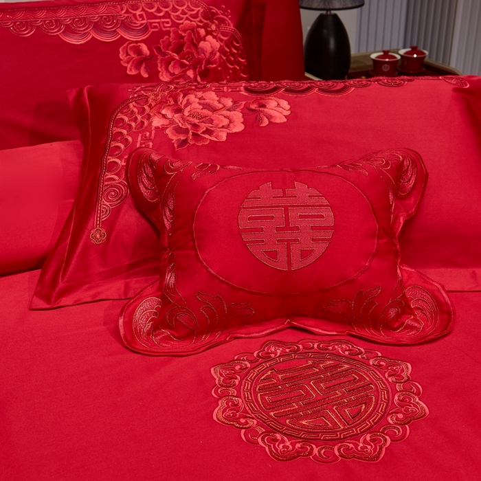 91家纺网 家纺一手货源 找家纺 布乐意 2025新款全棉长绒棉贡缎提花全工艺喷气重工新中式绣花大红婚庆四件套多件套直播金玉满堂【红】