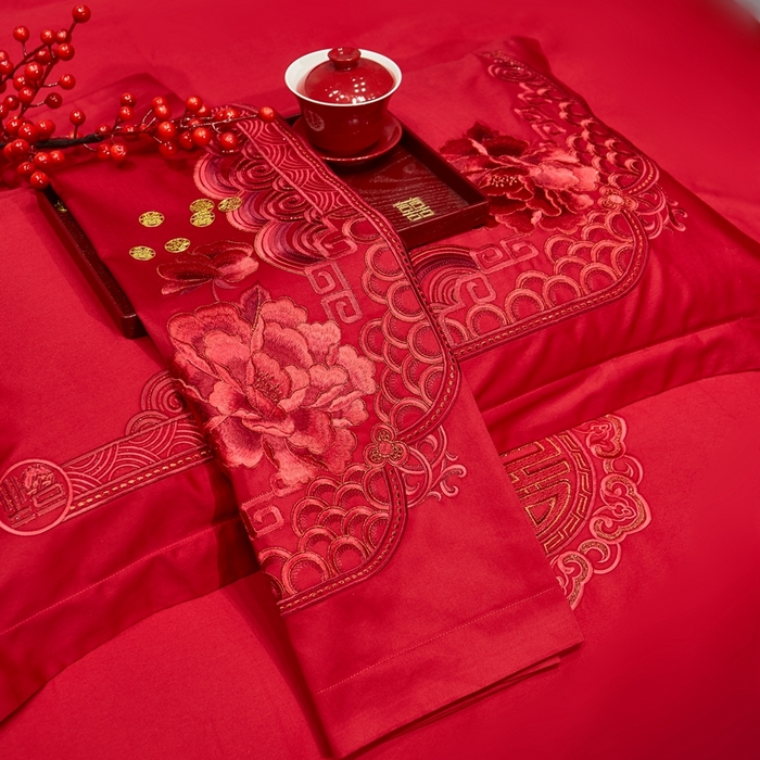 91家纺网 家纺一手货源 找家纺 布乐意 2025新款全棉长绒棉贡缎提花全工艺喷气重工新中式绣花大红婚庆四件套多件套直播金玉满堂【红】