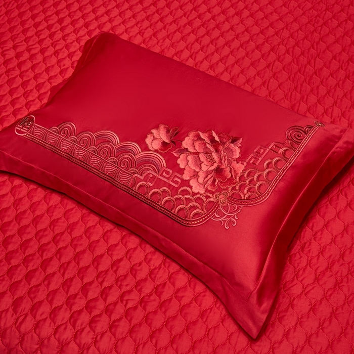 91家纺网 家纺一手货源 找家纺 布乐意 2025新款全棉长绒棉贡缎提花全工艺喷气重工新中式绣花大红婚庆四件套多件套直播金玉满堂【红】