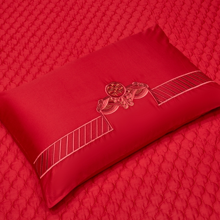 91家纺网 家纺一手货源 找家纺 布乐意 2025新款全棉长绒棉贡缎提花全工艺喷气重工新中式绣花大红婚庆四件套多件套直播金玉满堂【红】