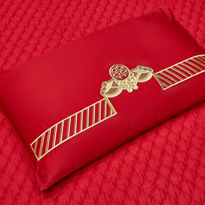 91家纺网 家纺一手货源 找家纺 布乐意 2025新款全棉长绒棉贡缎提花全工艺喷气重工新中式绣花大红婚庆四件套多件套直播金玉满堂【金】