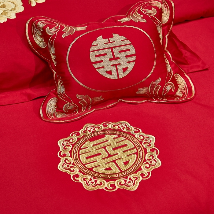 91家纺网 家纺一手货源 找家纺 布乐意 2025新款全棉长绒棉贡缎提花全工艺喷气重工新中式绣花大红婚庆四件套多件套直播金玉满堂【金】