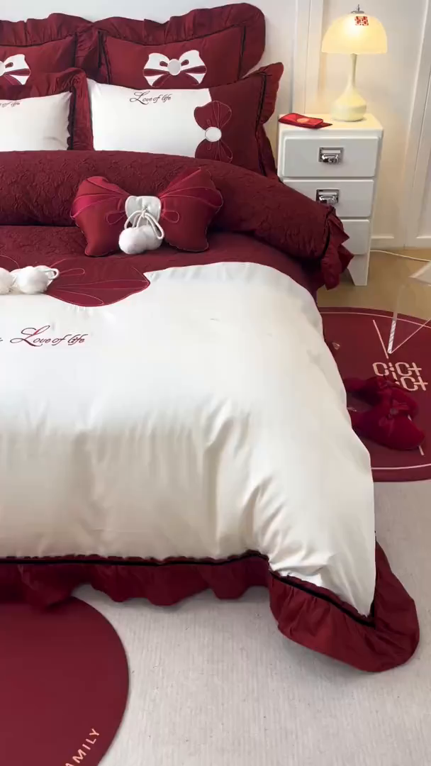 91家纺网 家纺一手货源 找家纺 宏羽纺家纺 2025新款100s全棉纯棉贡缎法式刺绣花边四件套 纯棉时尚-知喜-拼色