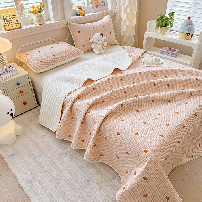 91家纺网 家纺一手货源 找家纺 大元 2025新款A类数码印花朴棉夹棉床盖老粗布床盖双面可用 小橘子