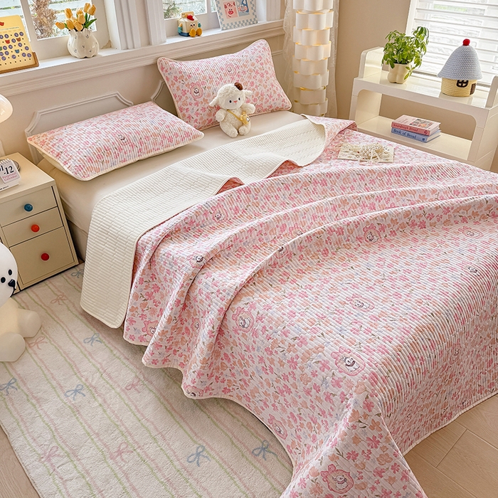 91家纺网 家纺一手货源 找家纺 大元 2025新款A类数码印花朴棉夹棉床盖老粗布床盖双面可用 礼花兔