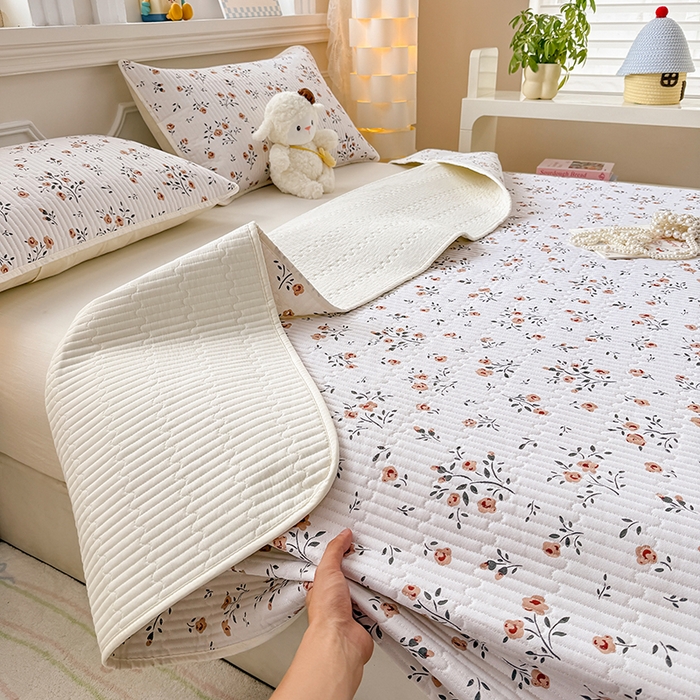 91家纺网 家纺一手货源 找家纺 大元 2025新款A类数码印花朴棉夹棉床盖老粗布床盖双面可用 小花朵朵