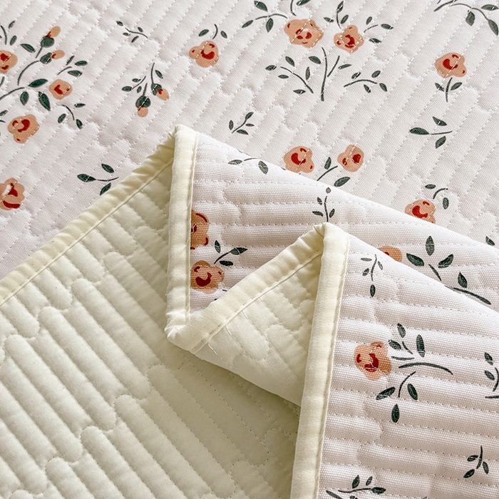 91家纺网 家纺一手货源 找家纺 大元 2025新款A类数码印花朴棉夹棉床盖老粗布床盖双面可用 小花朵朵