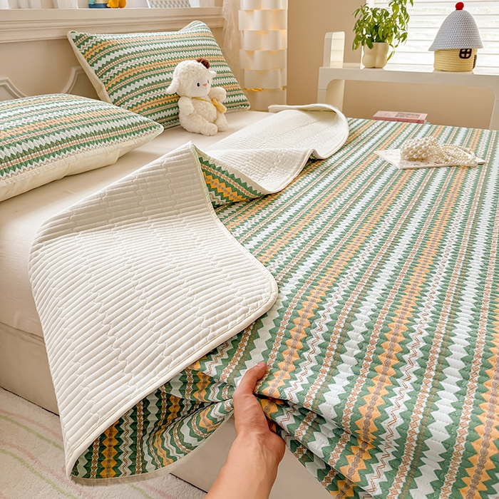 91家纺网 家纺一手货源 找家纺 大元 2025新款A类数码印花朴棉夹棉床盖老粗布床盖双面可用 多彩条纹