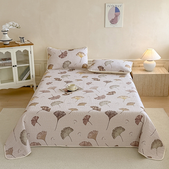 91家纺网 家纺一手货源 找家纺 大元 2025新款A类数码印花朴棉夹棉床盖老粗布床盖双面可用 银杏叶