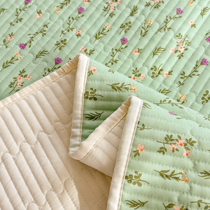 91家纺网 家纺一手货源 找家纺 大元 2025新款A类数码印花朴棉夹棉床盖老粗布床盖双面可用 绿花枝