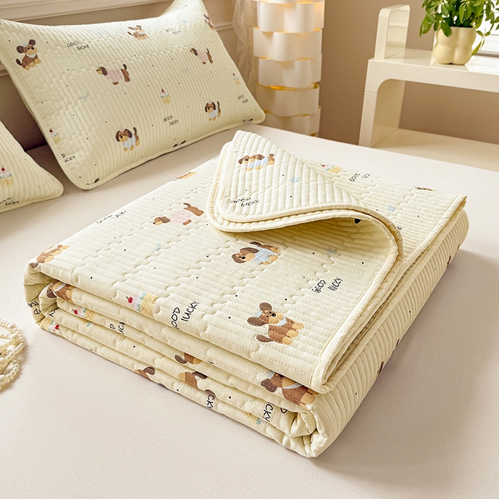 91家纺网 家纺一手货源 找家纺 大元 2025新款A类数码印花朴棉夹棉床盖老粗布床盖双面可用 汪汪派