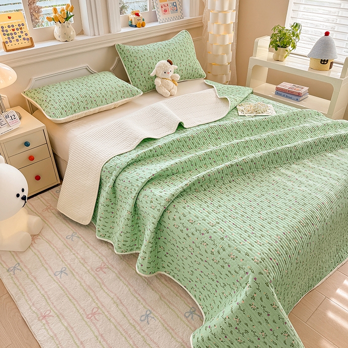 91家纺网 家纺一手货源 找家纺 大元 2025新款A类数码印花朴棉夹棉床盖老粗布床盖双面可用 绿花枝