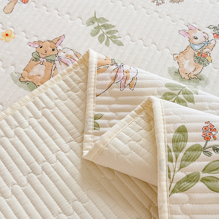 91家纺网 家纺一手货源 找家纺 大元 2025新款A类数码印花朴棉夹棉床盖老粗布床盖双面可用 花丛兔