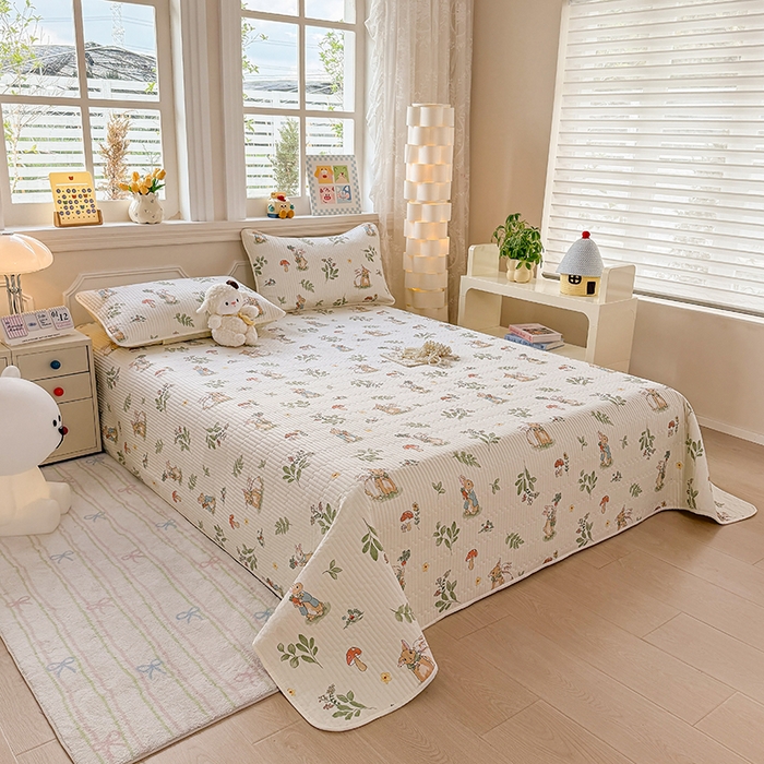 91家纺网 家纺一手货源 找家纺 大元 2025新款A类数码印花朴棉夹棉床盖老粗布床盖双面可用 花丛兔