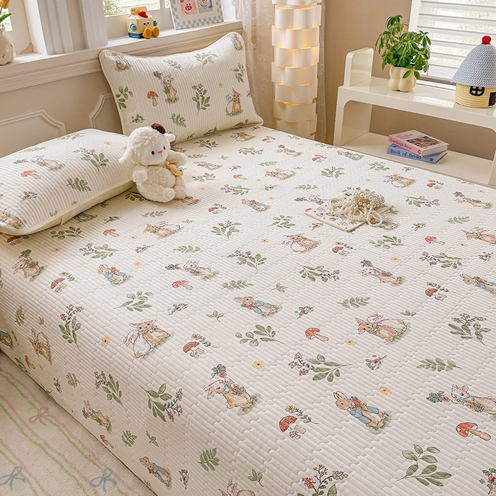 91家纺网 家纺一手货源 找家纺 大元 2025新款A类数码印花朴棉夹棉床盖老粗布床盖双面可用 花丛兔