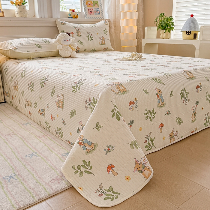 91家纺网 家纺一手货源 找家纺 大元 2025新款A类数码印花朴棉夹棉床盖老粗布床盖双面可用 花丛兔