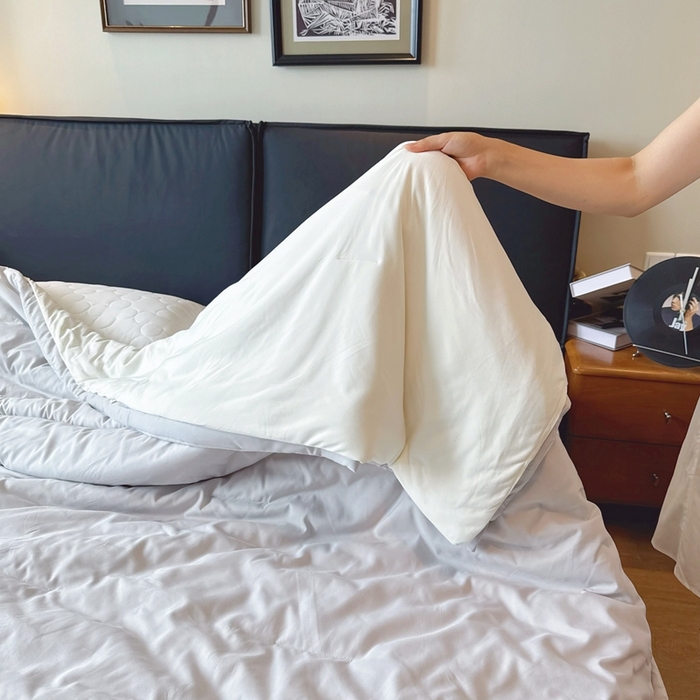 91家纺网 家纺一手货源 找家纺 兜米家居 2025新款深睡被Pro拉链款二合一控温四季被可机洗被子被芯 黎明灰