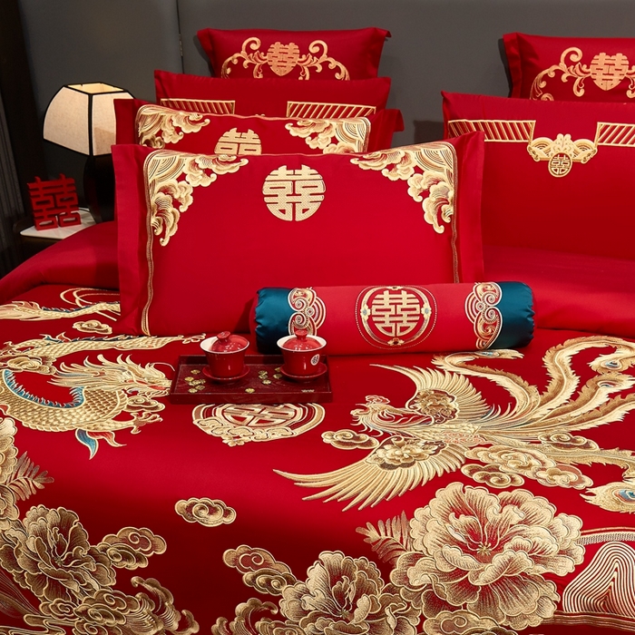 91家纺网 家纺一手货源 找家纺 布乐意 2025新款全棉长绒棉贡缎提花全工艺喷气重工新中式绣花大红婚庆四件套多件套直播龙凤礼赞【金】