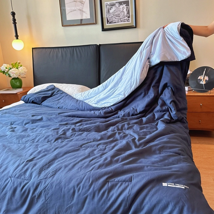91家纺网 家纺一手货源 找家纺 兜米家居 2025新款深睡被Pro拉链款二合一控温四季被可机洗被子被芯 远山蓝