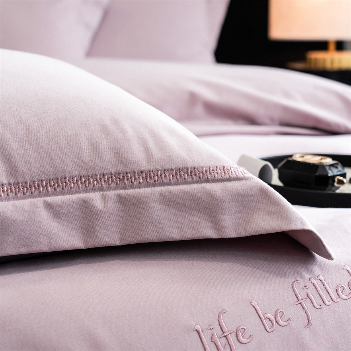 91家纺网 家纺一手货源 找家纺 （总）鼎飞家纺 2025新款秋冬全棉加厚磨毛刺绣四件套-柏林