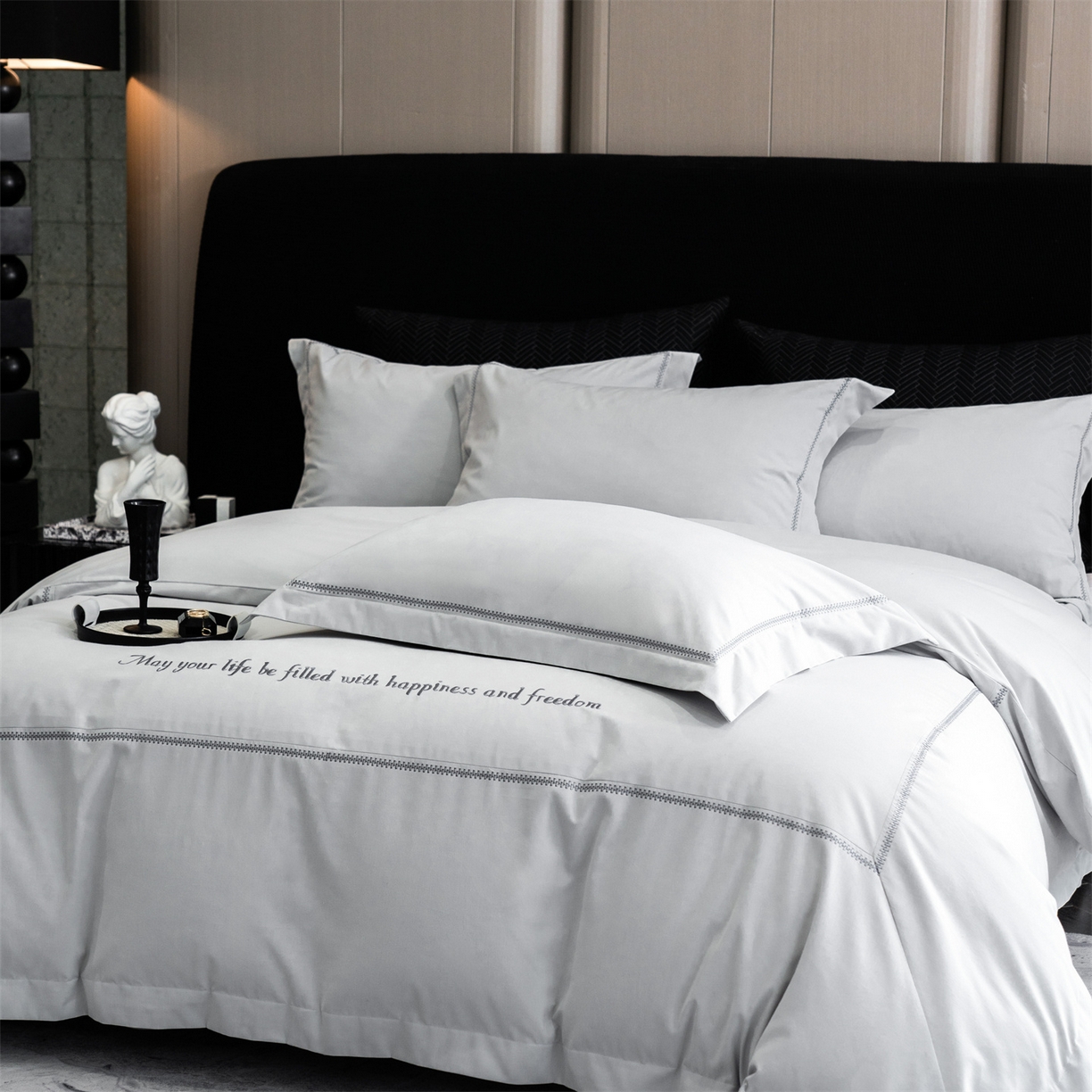 91家纺网 家纺一手货源 找家纺 鼎飞家纺 2025新款秋冬全棉加厚磨毛刺绣四件套-柏林 柏林-浅灰