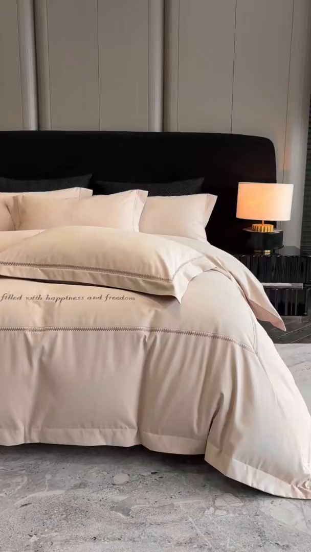 91家纺网 家纺一手货源 找家纺 鼎飞家纺 2025新款秋冬全棉加厚磨毛刺绣四件套-柏林 柏林-浅棕