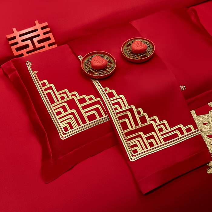 91家纺网 家纺一手货源 找家纺 布乐意 2025新款全棉长绒棉贡缎提花全工艺喷气重工新中式绣花大红婚庆四件套多件套直播一见钟情