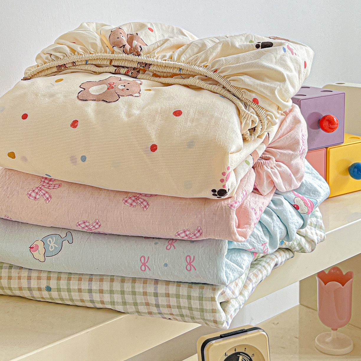 91家纺网 家纺一手货源 找家纺 （总）格真 2025秋冬新款110克高克重提花加厚皱皱纱双层纱印花单床笠