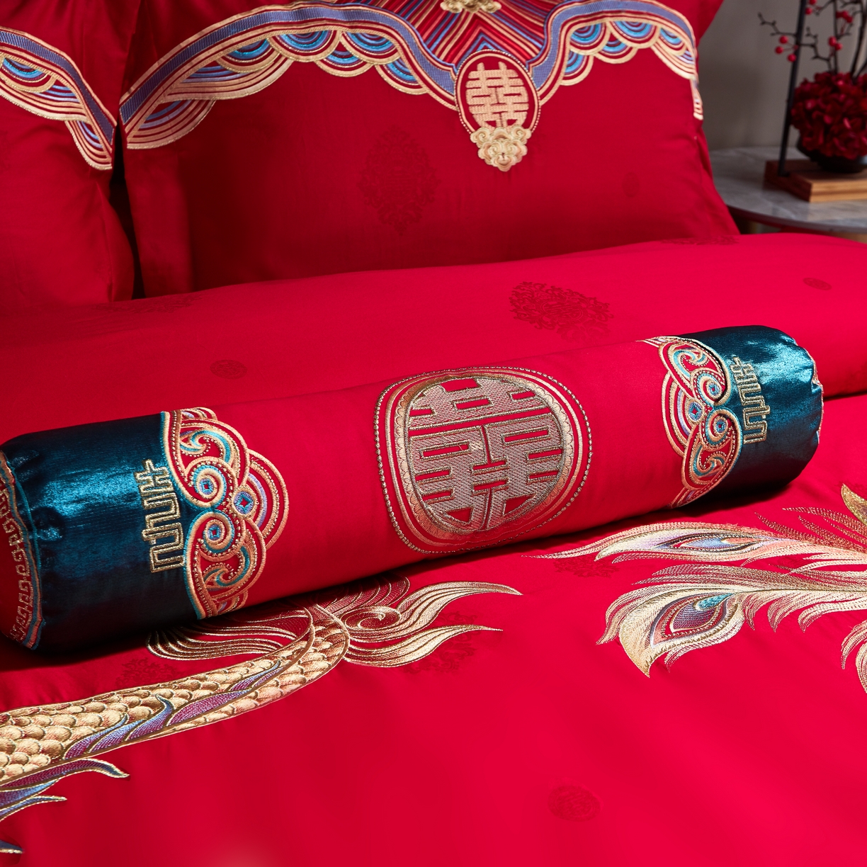 91家纺网 家纺一手货源 找家纺 布乐意 2025新款全棉长绒棉贡缎提花全工艺喷气重工新中式绣花大红婚庆四件套多件套直播龙颜凤彩（棉）