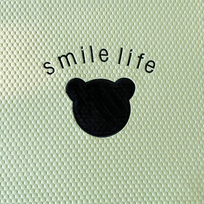 91家纺网 家纺一手货源 找家纺 小叮当家纺仓储工厂店 2025新款冰豆豆贴布绣八宝熊系列绑带床席款（场景一） 绑带款-八宝熊-绿