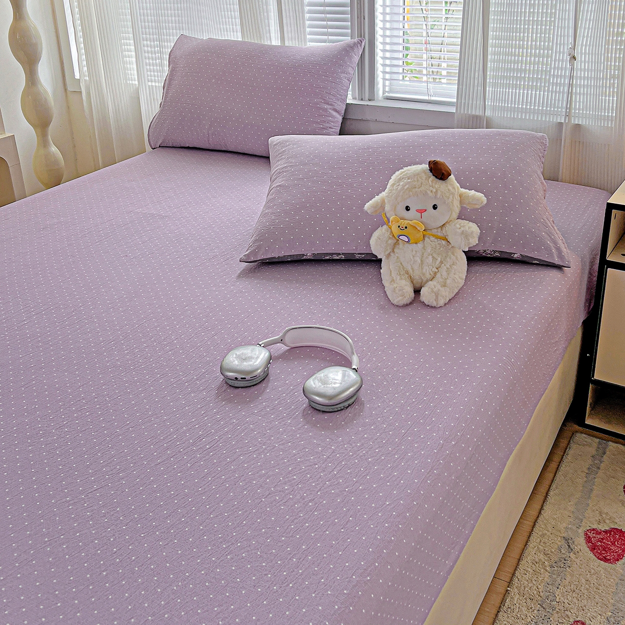 91家纺网 家纺一手货源 找家纺 格真 2025秋冬新款110克高克重提花加厚皱皱纱双层纱印花单床笠 波点-丁香紫