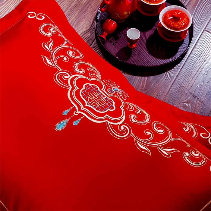 91家纺网 家纺一手货源 找家纺 布乐意 2025新款全棉长绒棉贡缎提花全工艺喷气重工新中式绣花大红婚庆四件套多件套直播佳偶天成