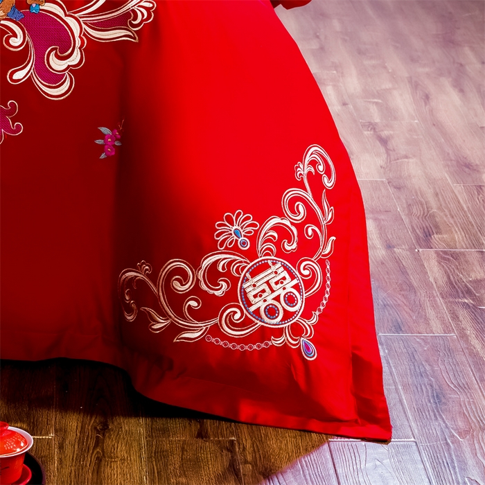 91家纺网 家纺一手货源 找家纺 布乐意 2025新款全棉长绒棉贡缎提花全工艺喷气重工新中式绣花大红婚庆四件套多件套直播佳偶天成