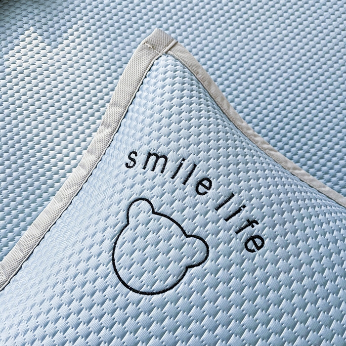 91家纺网 家纺一手货源 找家纺 小叮当家纺仓储工厂店 2025新款冰豆豆贴布绣八宝熊系列绑带床席款（场景一） 绑带款-八宝熊-蓝