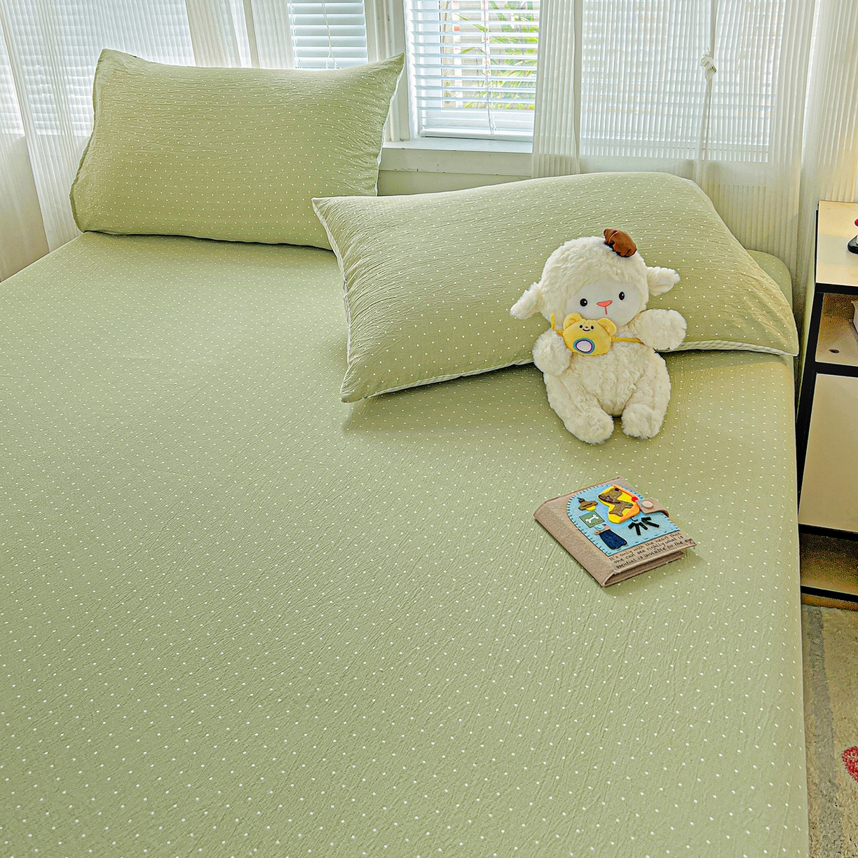 91家纺网 家纺一手货源 找家纺 格真 2025秋冬新款110克高克重提花加厚皱皱纱双层纱印花单床笠 波点-抹茶绿