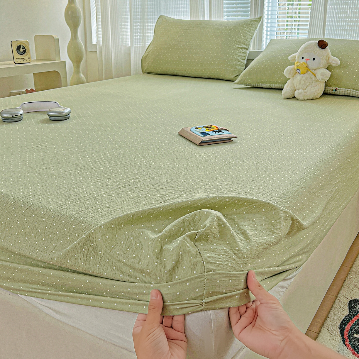 91家纺网 家纺一手货源 找家纺 格真 2025秋冬新款110克高克重提花加厚皱皱纱双层纱印花单床笠 波点-抹茶绿