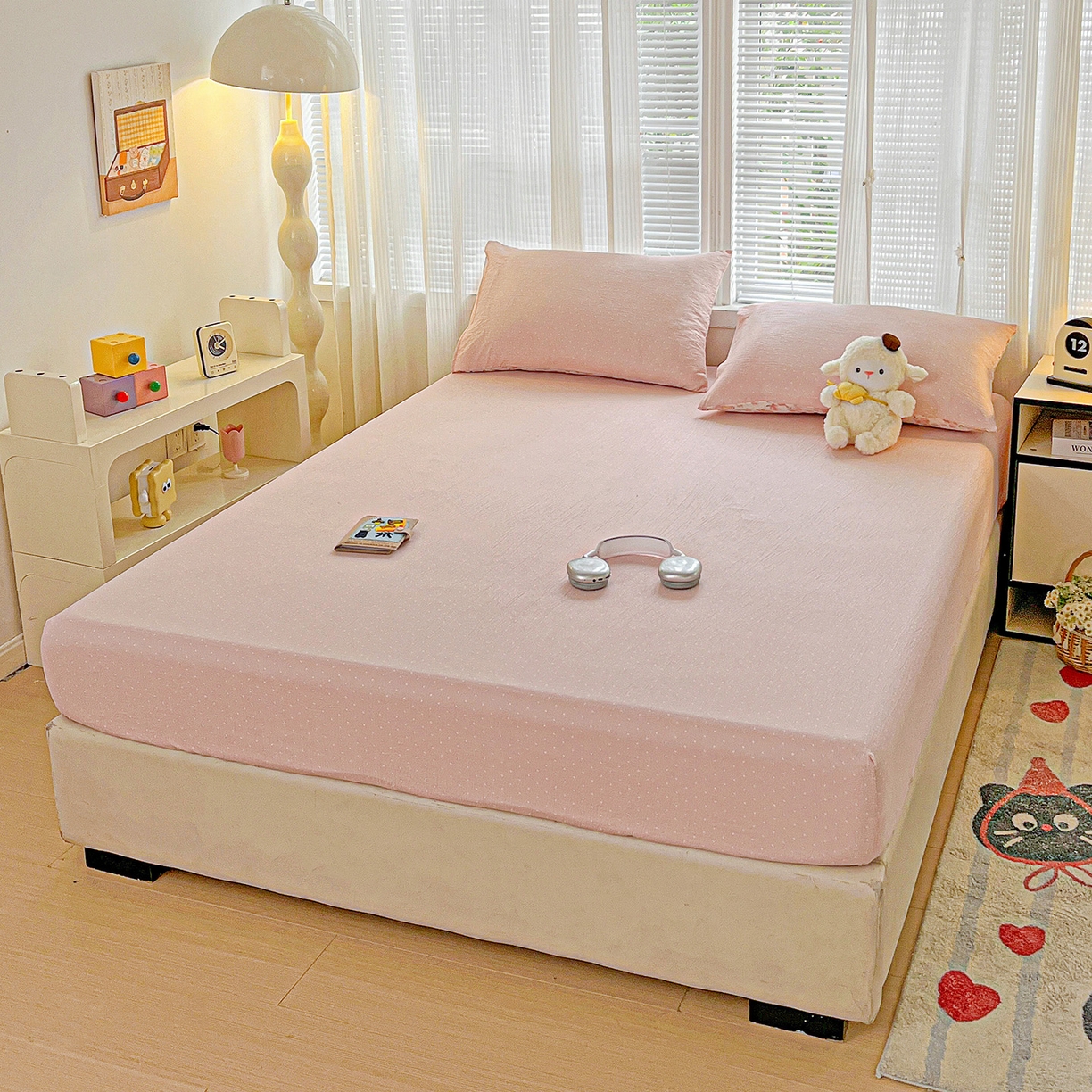 91家纺网 家纺一手货源 找家纺 格真 2025秋冬新款110克高克重提花加厚皱皱纱双层纱印花单床笠 波点-蔷薇粉