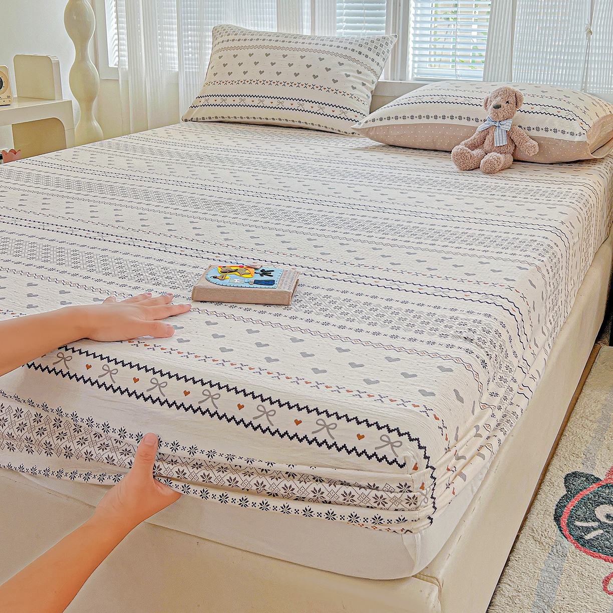 91家纺网 家纺一手货源 找家纺 格真 2025秋冬新款110克高克重提花加厚皱皱纱双层纱印花单床笠 波西米亚