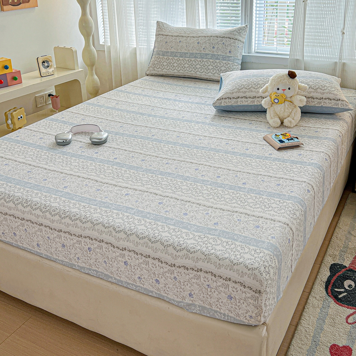 91家纺网 家纺一手货源 找家纺 格真 2025秋冬新款110克高克重提花加厚皱皱纱双层纱印花单床笠 蝴蝶印记