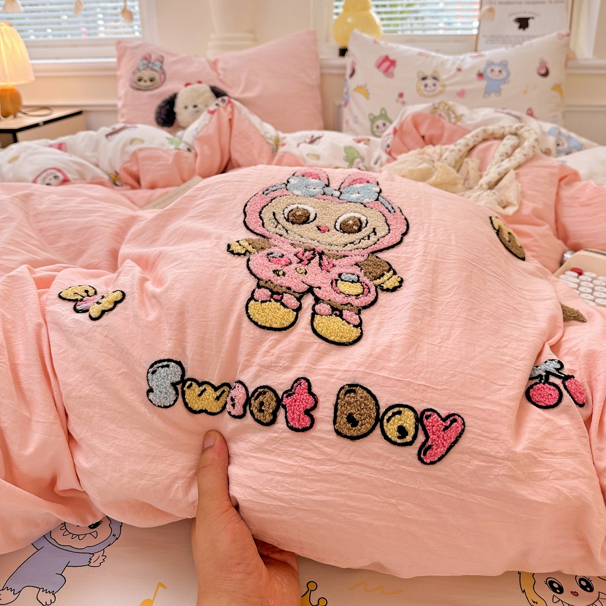 91家纺网 家纺一手货源 找家纺 （总）奈颜 2025新款爆款水洗云朵棉毛巾绣四件套