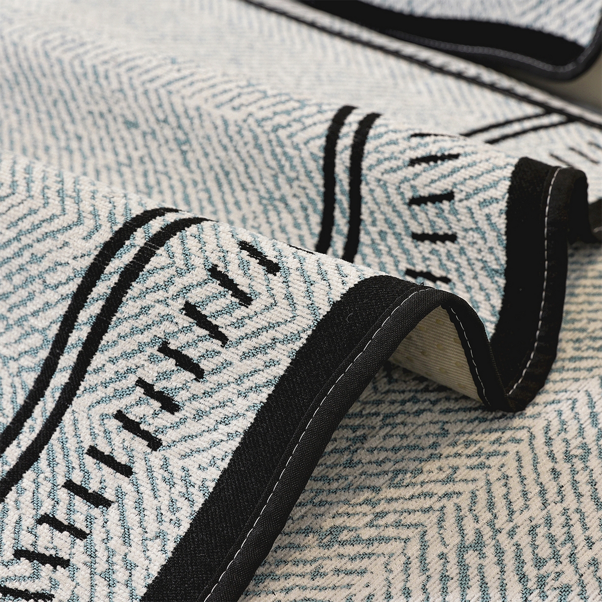 91家纺网 家纺一手货源 找家纺 共鸣沙发垫 2025新款雪尼尔异形波浪沙发垫 雪尼尔异形波浪蓝色