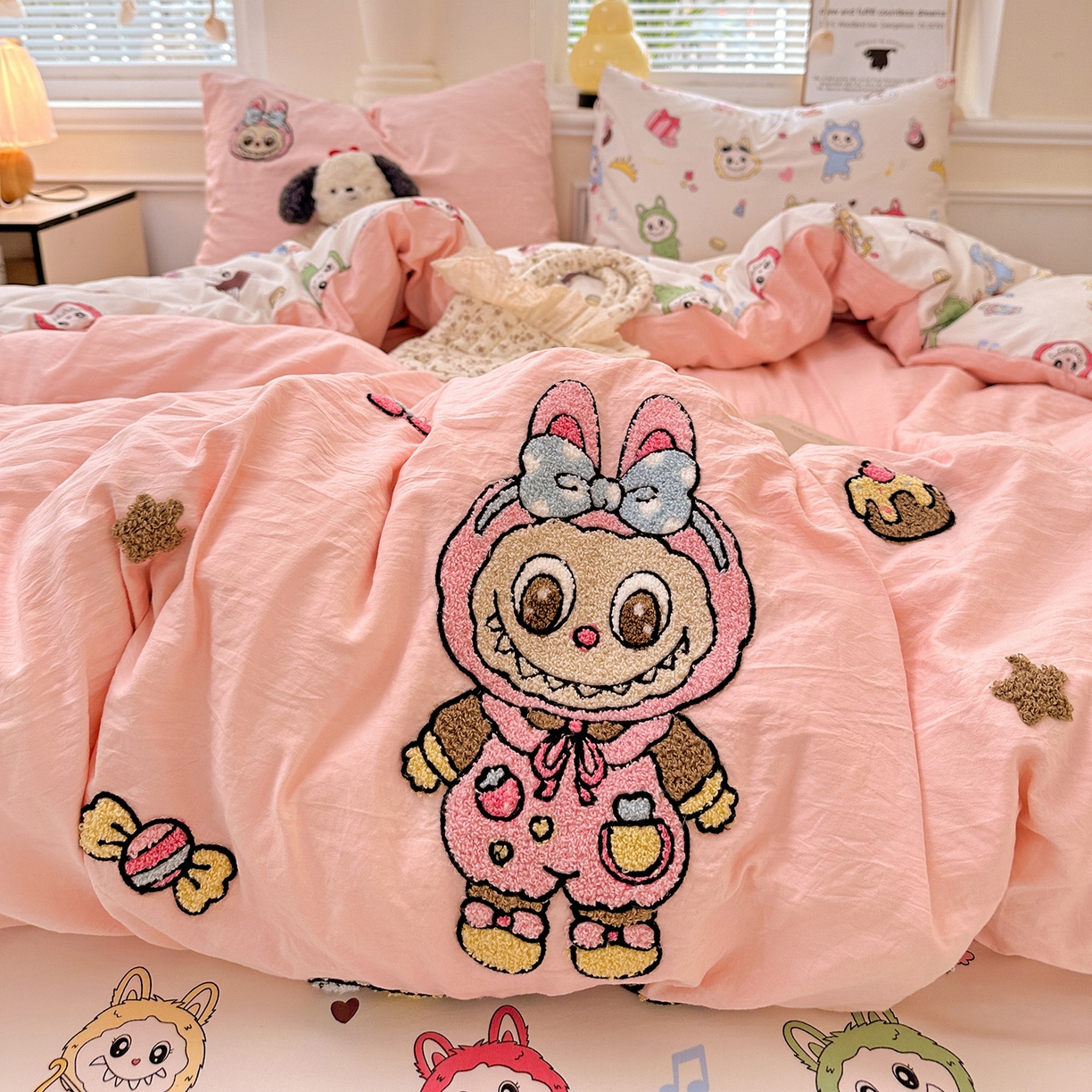 91家纺网 家纺一手货源 找家纺 （总）奈颜 2025新款爆款水洗云朵棉毛巾绣四件套